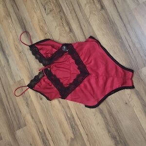 Vtg 80s LADY CAMEO DALLAS Red Nylon Black Lace Nylon Keyhole Front Teddy